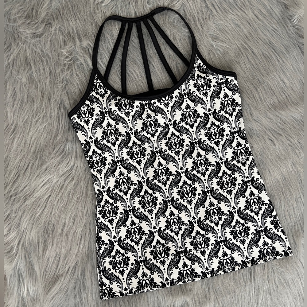 Soybu yoga top EUC size Small Damask black and white print